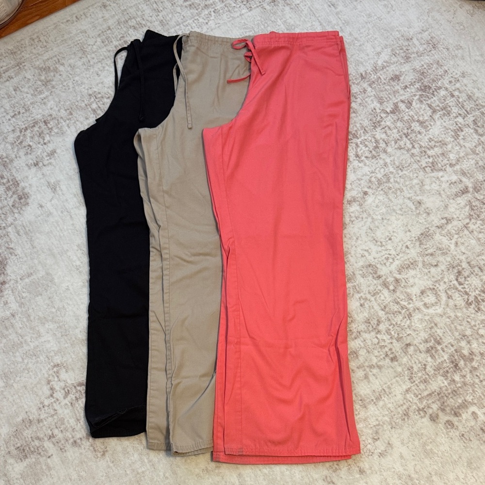 Women’s assorted scrub pants.